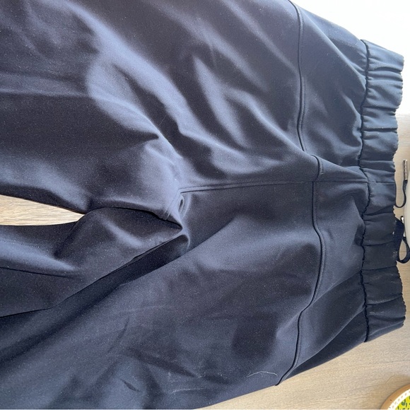 Lululemon black straight leg pants - Picture 4 of 5